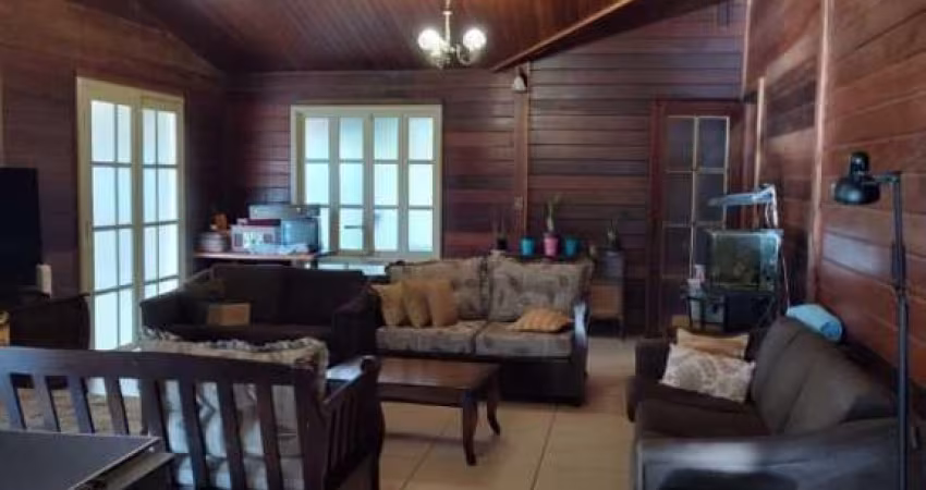 Chácara de luxo em condomínio no Parque São Sebastião em Ribeirão Preto-SP  4 quartos, 2 suítes, 2 salas, 3 banheiros, 4 vagas  380m²  Quer Imóvel Negócios Imobiliários