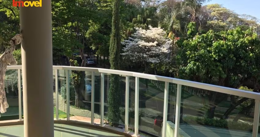 Casa de luxo no Condomínio Parque das Figueiras, Ribeirânia, Ribeirão Preto-SP. 5 quartos, 3 suítes, 2 salas, 6 banheiros, 6 vagas. 500m². Corra e garanta já o seu! Quer Imóvel Negócios Imobiliários.