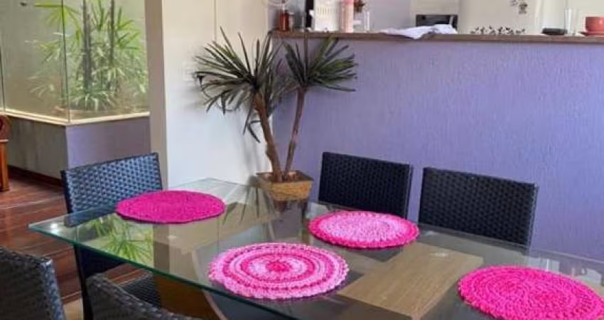 Casa à venda no Jardim Paulistano, Ribeirão Preto-SP: 3 quartos, 1 suíte, 2 salas, 4 banheiros, 3 vagas de garagem. 206 m². Zona leste! Quer Imóvel Negócios Imobiliários.