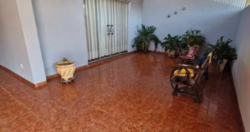 Imperdível: Casa à venda em Ribeirão Preto-SP, bairro Alto do Ipiranga. 3 quartos, 2 suítes, 3 salas, 4 banheiros, 3 vagas de garagem. 267,06 m².