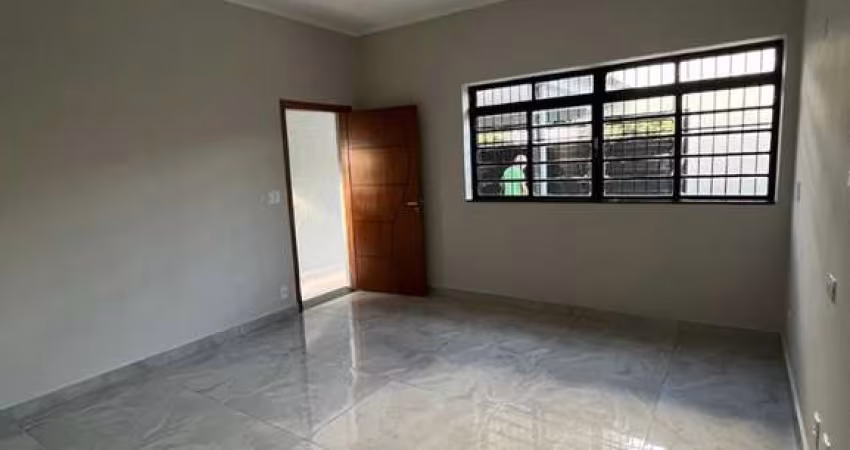 Casa à venda em Ribeirão Preto-SP, Vila Tamandaré: 3 quartos, 1 suíte, 1 sala, 3 banheiros, 2 vagas, 220m². Confira!