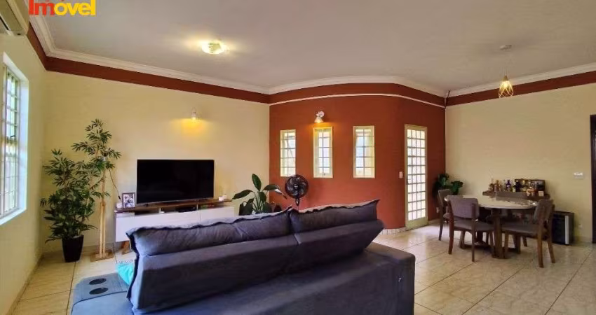 Imperdível: Casa à venda em Ribeirão Preto-SP, no bairro Residencial e Comercial Palmares, com 3 quartos, 1 suíte e 4 vagas de garagem!