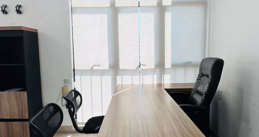 Sala Comercial Mobiliada + Garagem no Kobrasol – Pronta para Atender seus Clientes!