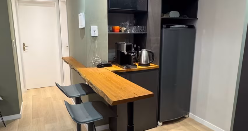 2 quartos, 1 vaga, elevador, mobiliado no bairro Abraão, Floripa