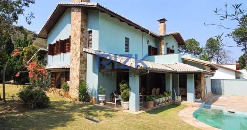 Casa em Condominio com 4 quartos em Alphaville
