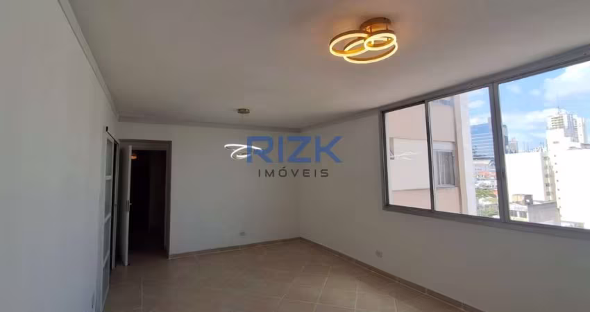 Vende Apartamento com 3 dornitorios  na Aclimação