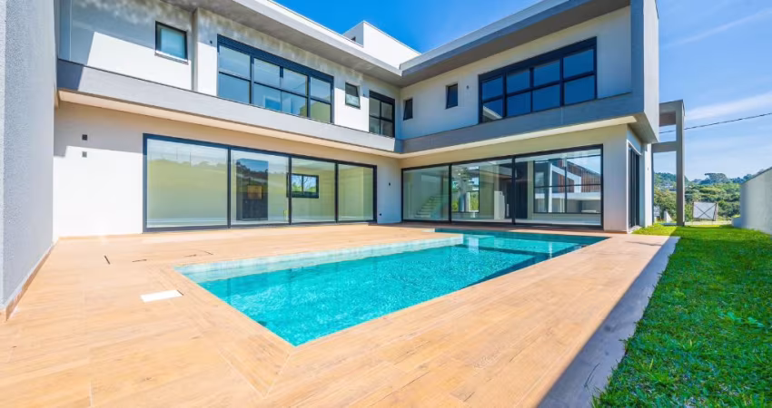 Casa 548m² privativo com piscina - Colegio Internacional