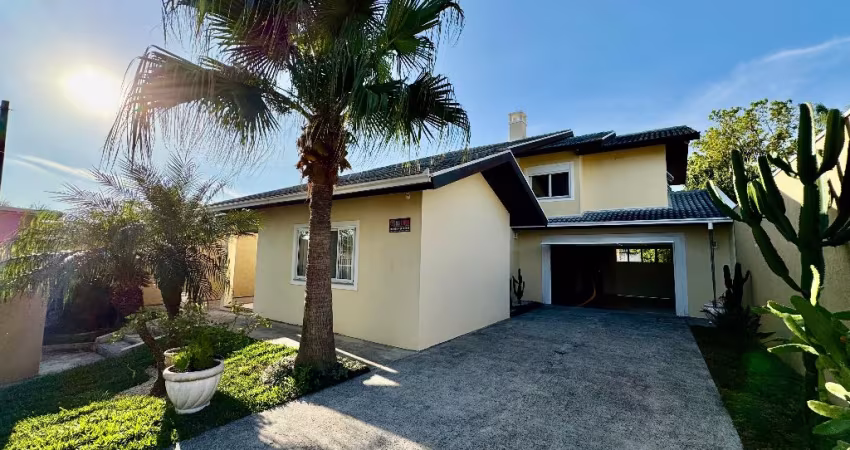 Casa com quintal - terreno 600m² - 5 qtos - 241m² priv