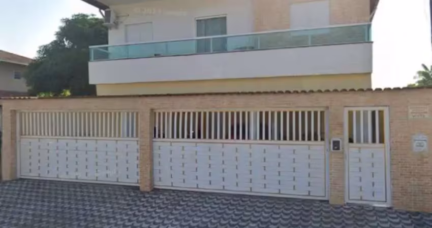 Casa de Condomínio no Tude Bastos - 2 dorms e Financia!