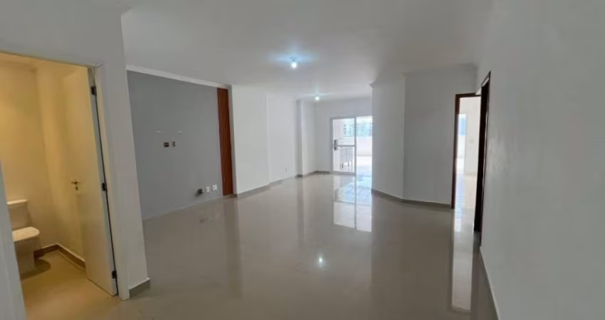 Oportunidade!! 04 dorms, pertinho da praia!