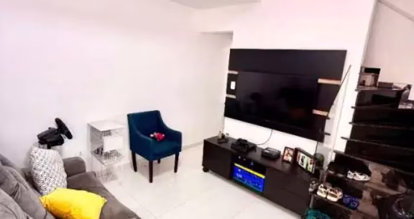 Sobrado de condomínio no canto do forte com 2 dorms e financia!