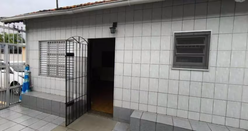Casa de condomínio térrea com 1 dorm - lado praia e 1 vaga de garagem!