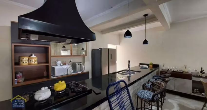 LINDA CASA 3 DORMS, ´PRÓXIMO A PRAIA E COMÉRCIO EM GERAL, APENAS R$520 MIL A VISTA.