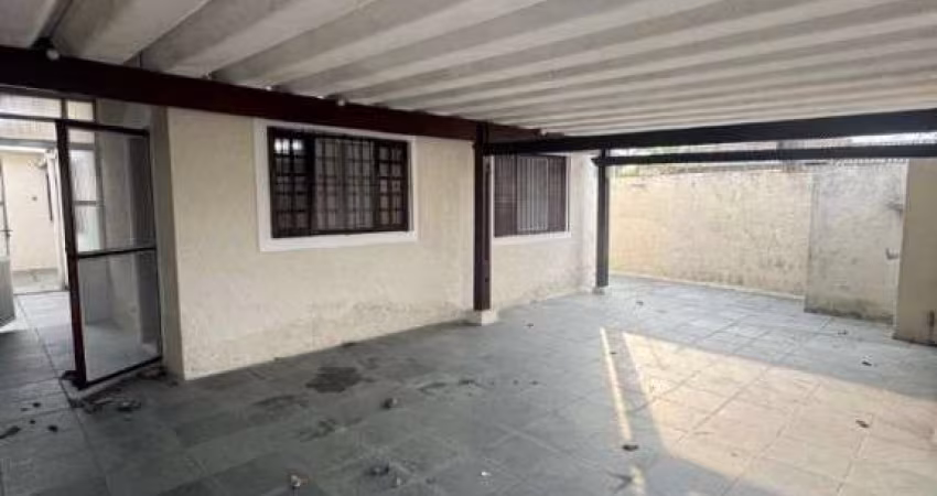 CASA ISOLADA, 2  DORMS + EDÍCULA COM BANHEIRO, QUINTAL SUPER ESPAÇOSO APENAS R$445 MIL.