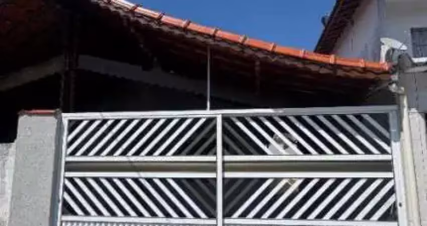 Casa geminada toda reformada, próximo ao comércio, churrasqueira apenas r$399 mil.