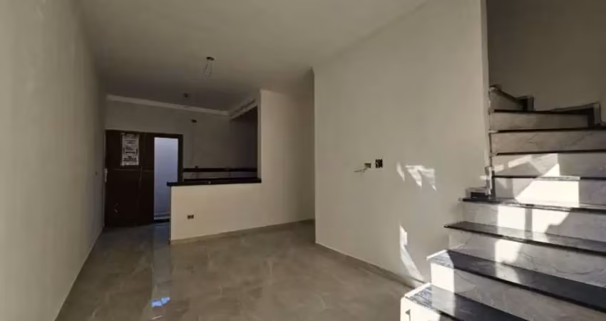 Guilhermina - Sobrado de Condomínio 02 dorms - 370 mil
