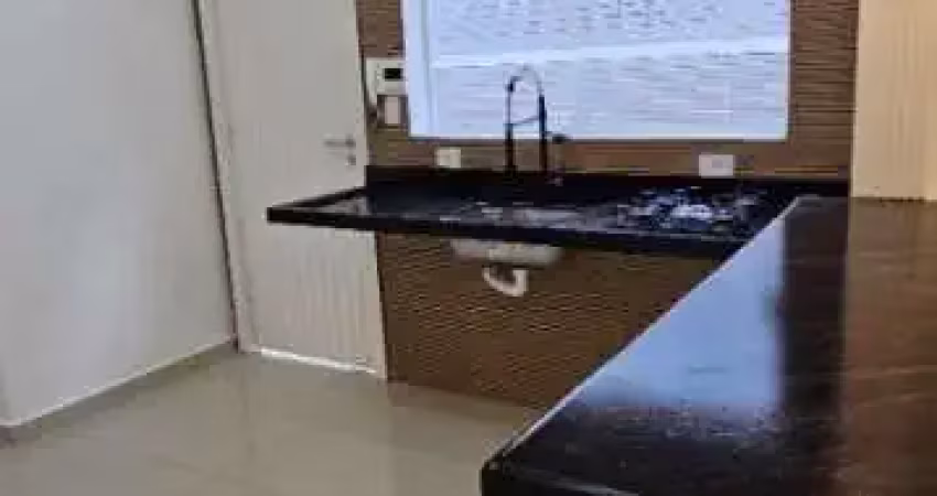 Linda casa térrea geminada - toda reformada - do ladinho da praia!