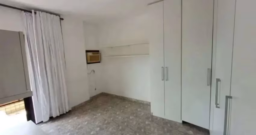 Oportunidade!! 03 dorms, pertinho da praia, canto do forte!!