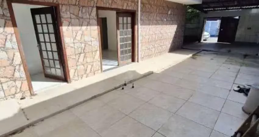 Casa térrea com 3 dorms + 1 dorm na edícula - 4 vagas! financia!