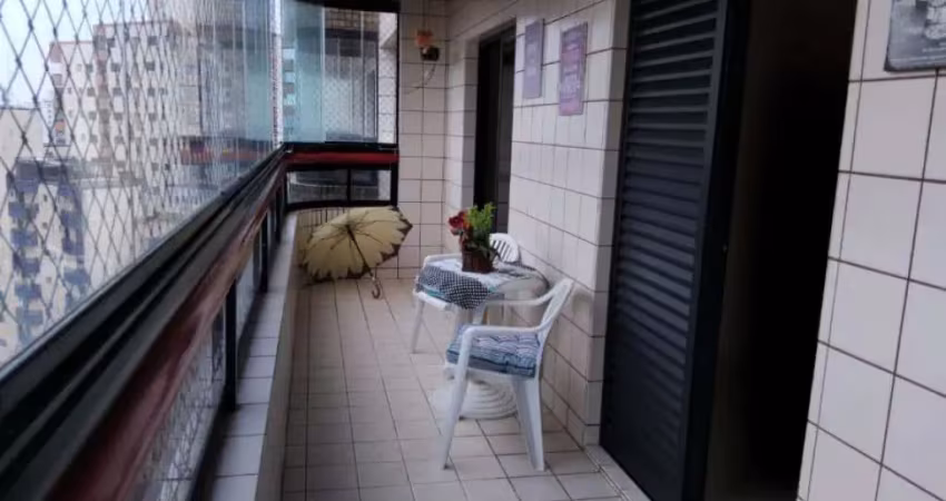 Não fica muito tempo ein! 2 dorms a 1 quadra do mar por apenas