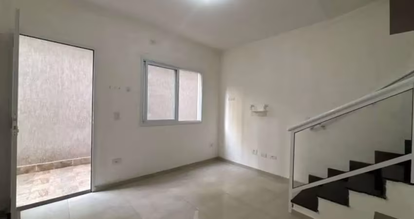 Sobrado de condomínio 02 dorms, 100 mts da praia 295 mil à vista