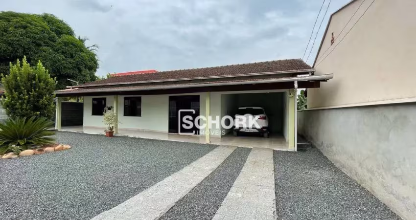 Casa com 3 dormitórios à venda, 217 m² por R$ 690.000,00 - Badenfurt - Blumenau/SC