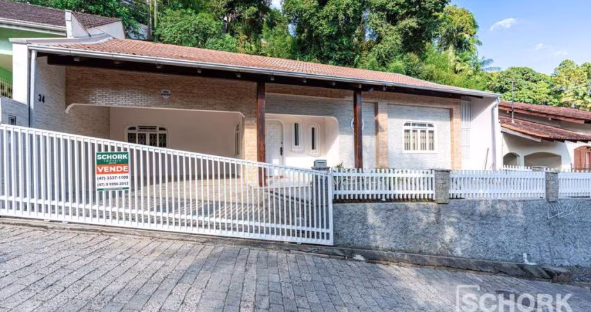 Casa com 3 dormitórios à venda, 390 m² por R$ 650.000,00 - Garcia - Blumenau/SC