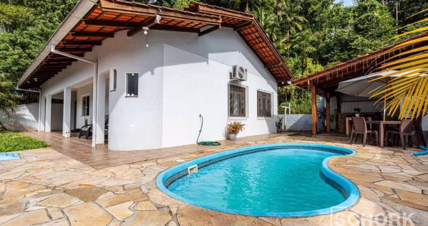 Casa com 4 dormitórios à venda, 284 m² por R$ 950.000,00 - Tribess - Blumenau/SC