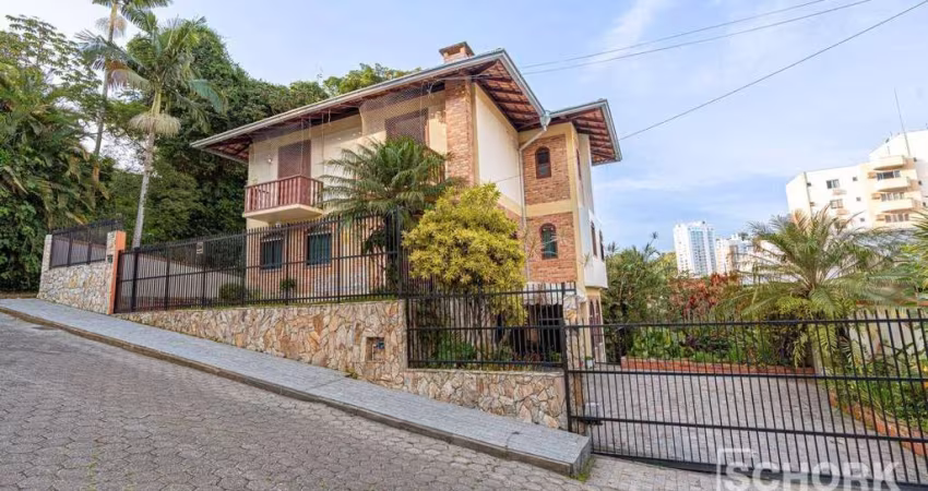 Casa com 4 dormitórios à venda, 357 m² por R$ 1.300.000,00 - Vila Nova - Blumenau/SC