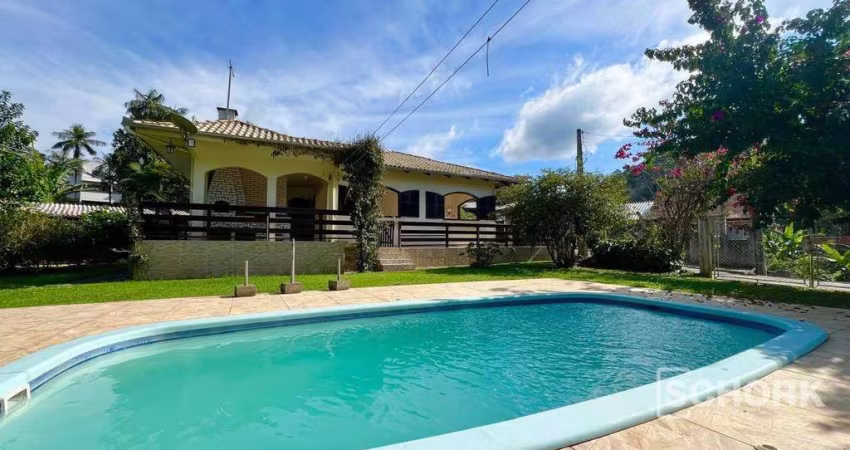 Casa com 3 dormitórios para alugar, 146 m² por R$ 3.760,00/mês - Itoupava Central - Blumenau/SC