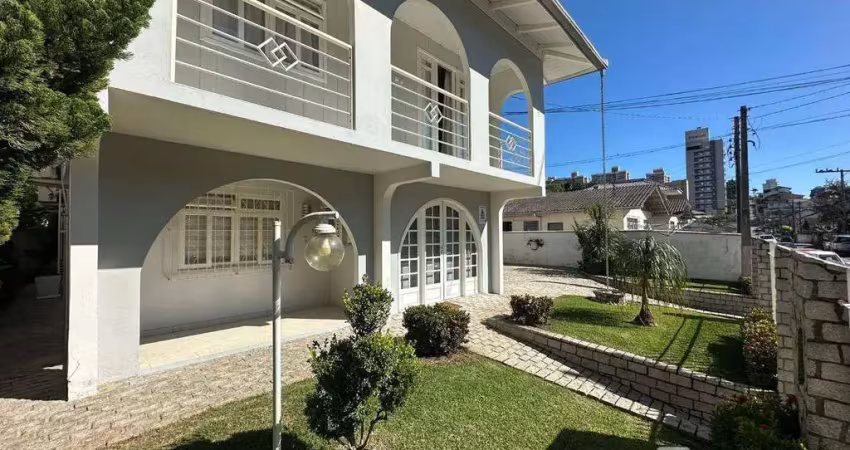 Casa com 3 dormitórios à venda, 214 m² por r$ 830.000,00 - água verde - blumenau/sc