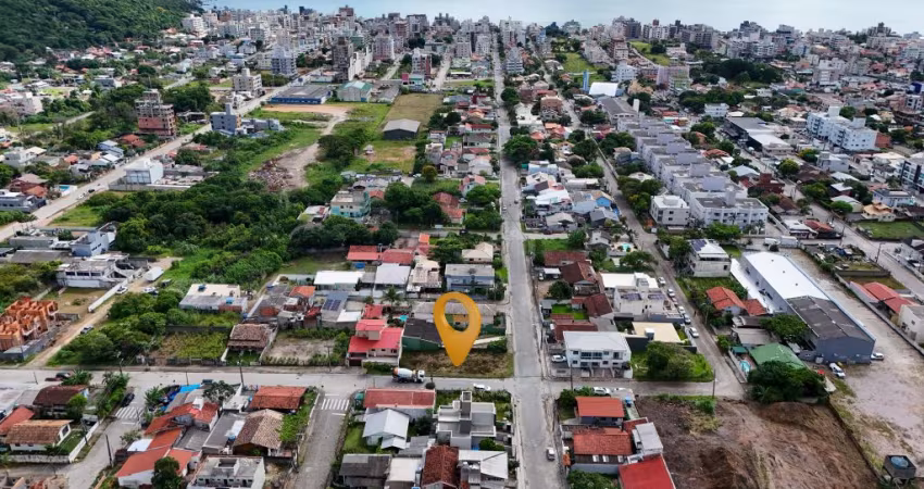 Terreno em Bombas 341,70m² - Em ótima localização.