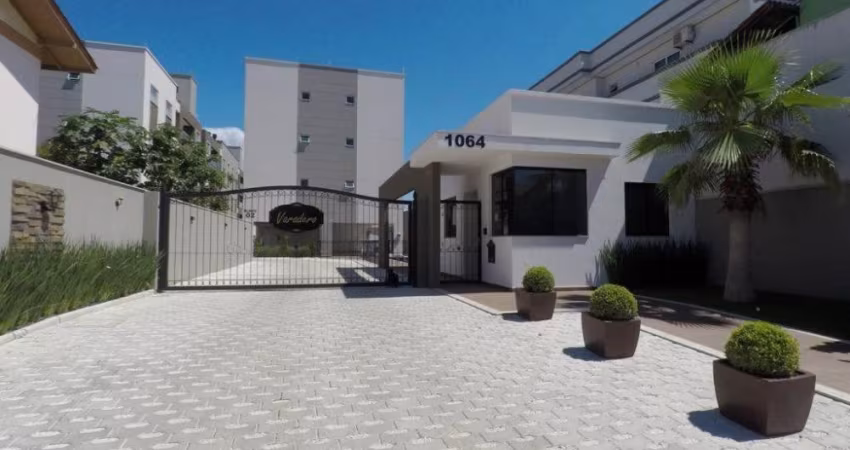Maravilhoso Apartamento Mobiliado - 01 Suíte + 01 Dorm. e 02 vagas de garagem!- Bombas-Bombinhas