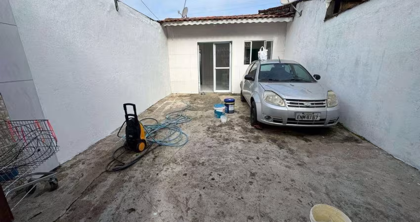 Casa à venda em Mongaguá, Pedreira, com 1 suíte, com 69 m²
