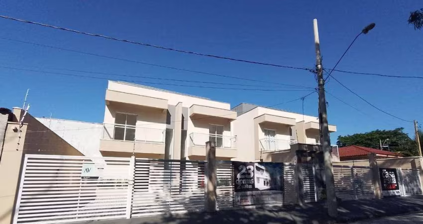 Viva a 300 Metros do Mar! Sobrado com Piscina e Área Gourmet no Jd Suarão – Itanhaém