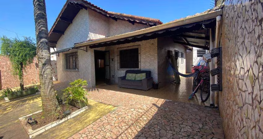 Casa à venda em Mongaguá, Balneário Itaguai, com 1 suíte, com 134.1 m²