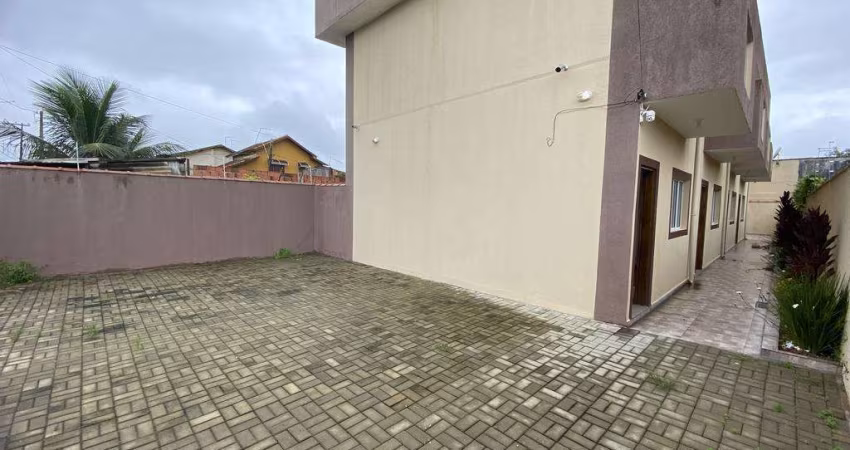 Casa à venda em Mongaguá, Itaguaí, com 2 suítes, com undefined m²