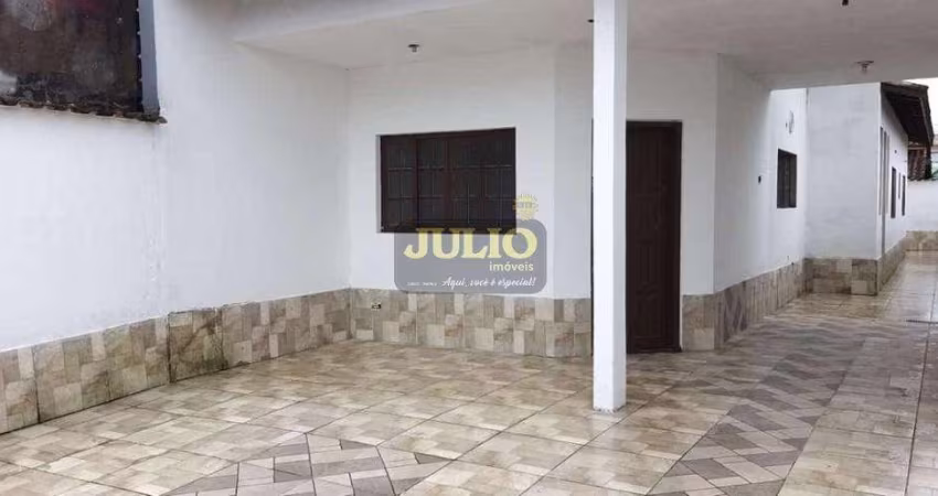 Casa à Venda em Itanhaém no Bairro Savoy | 2 Dormitórios, 4 Vagas, Próxima à Praia e ao Centro