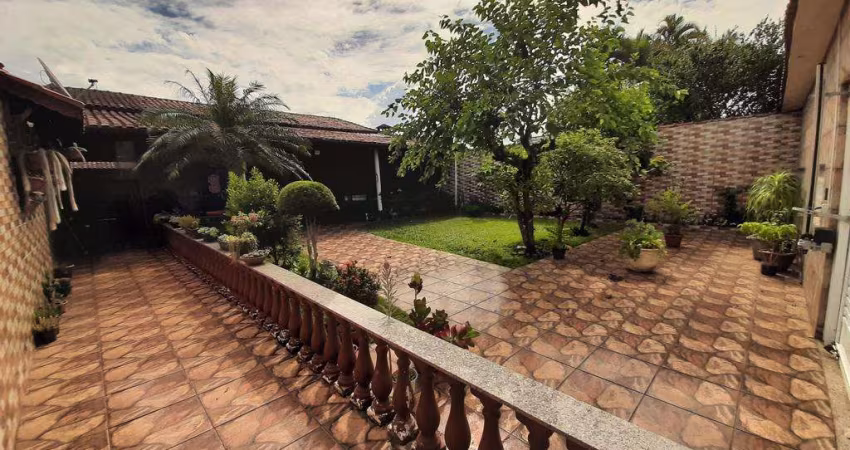 Casa à venda em Mongaguá, Balneário Itaguai, com 2 quartos, com 115.57 m²
