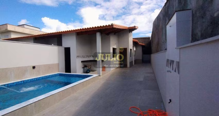 Casa à Venda em Itanhaém - 3 Dormitórios com Suíte no Bairro Bopiranga