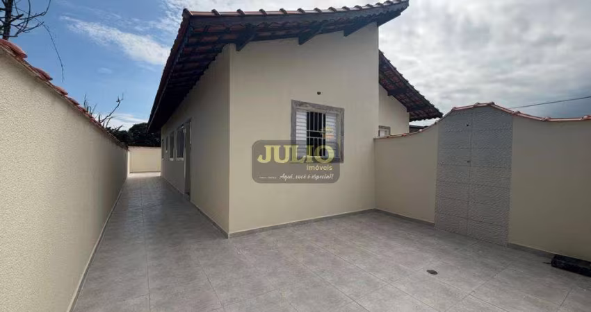 Casa à venda em Itanhaém, Balneário Gaivotas, com 2 quartos, com 60 m²
