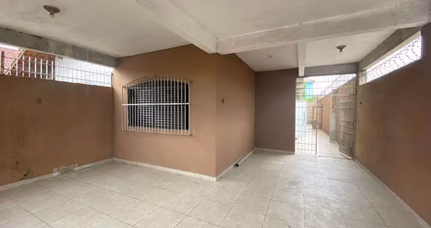 Casa de 3 andares à venda na vila tupi – 5 quartos, hidromassagem e quintal em praia grande
