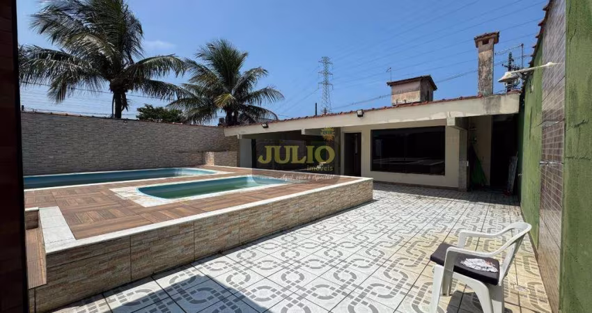 Casa à Venda em Mongaguá – 3 Dormitórios, 2 Piscinas, Churrasqueira e 350m² de Terreno Frente à Pista