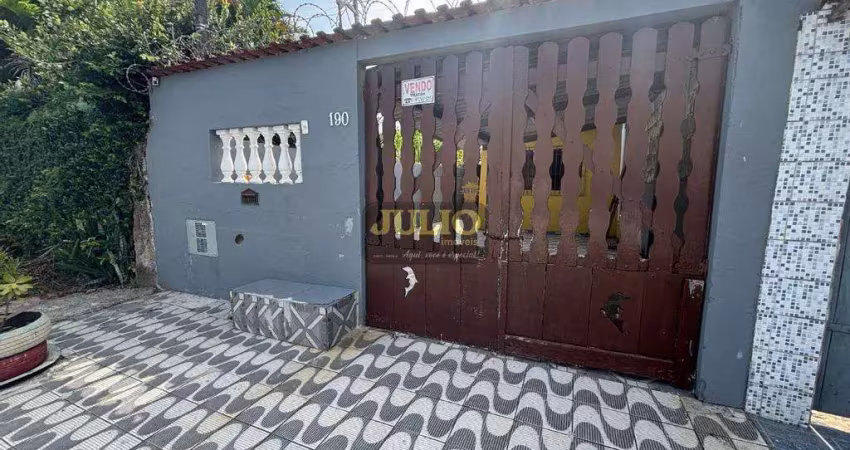 Casa à Venda em Mongaguá – 2 Dorms, 1 Suíte, Churrasqueira e Vaga Coberta