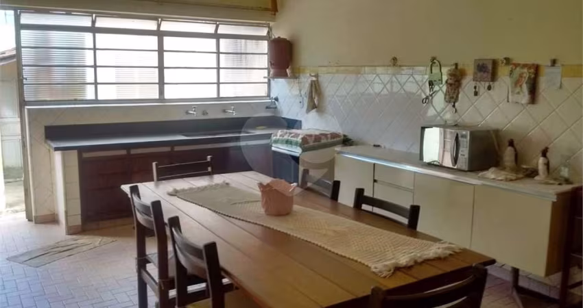 Casa com 3 quartos à venda em Anhangabaú - SP