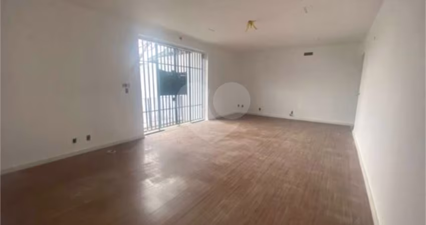 Casa com 4 quartos para locação em Jardim Messina - SP