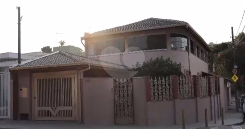 Casa com 4 quartos à venda em Parque União - SP