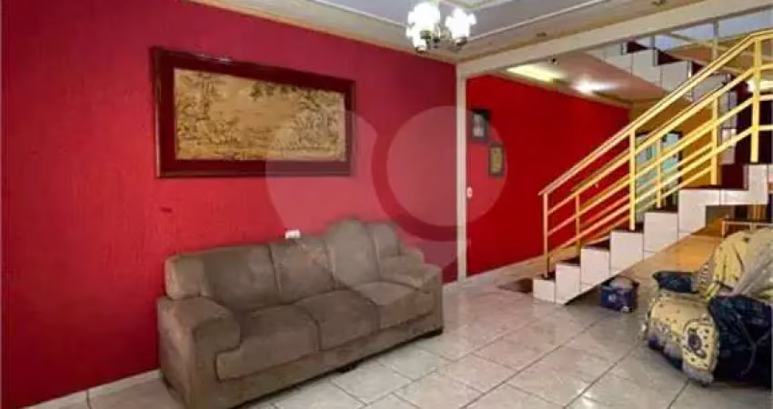 Sobrado com 4 quartos à venda em Vila Vianelo - SP