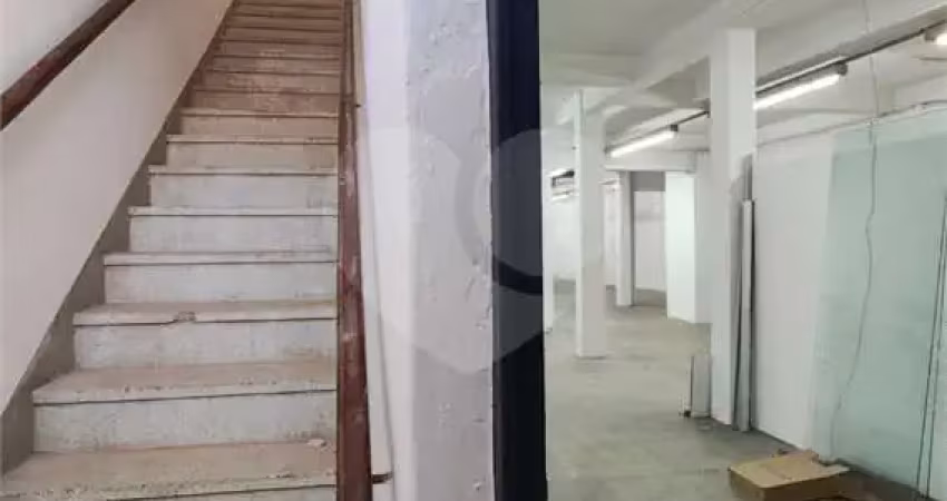 Prédio inteiro para locação em Vila Rami - SP