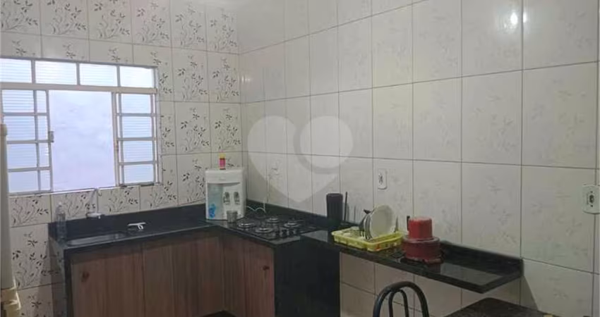 Casa com 2 quartos à venda em Jardim Novo Mundo - SP